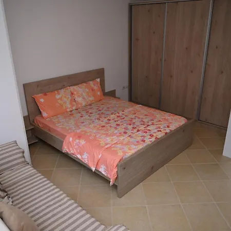 Shengjin Apartment