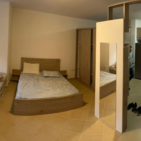 Shengjin Apartment Lezhe